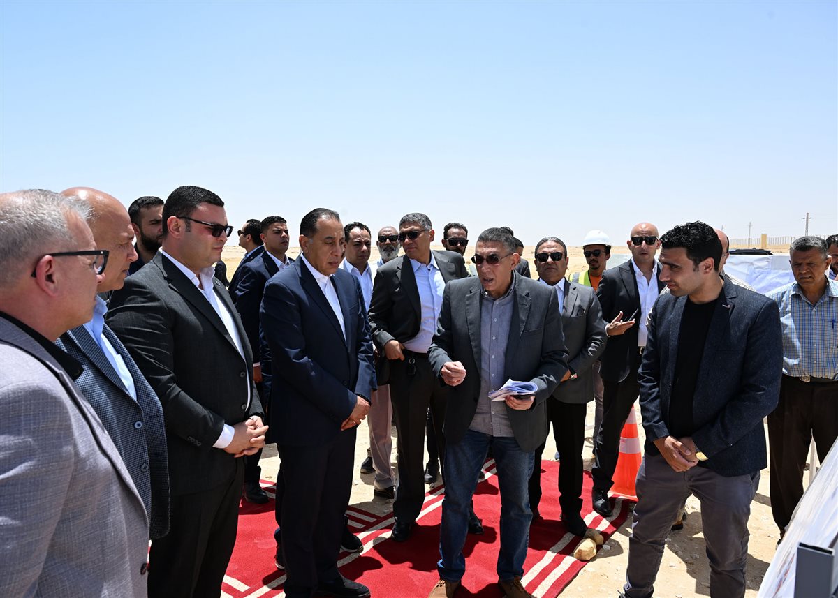 رئيس الوزراء يتابع موقف تنفيذ أعمال الطرق والمرافق بتوسعات مدينة الشيخ زايد الجديدة