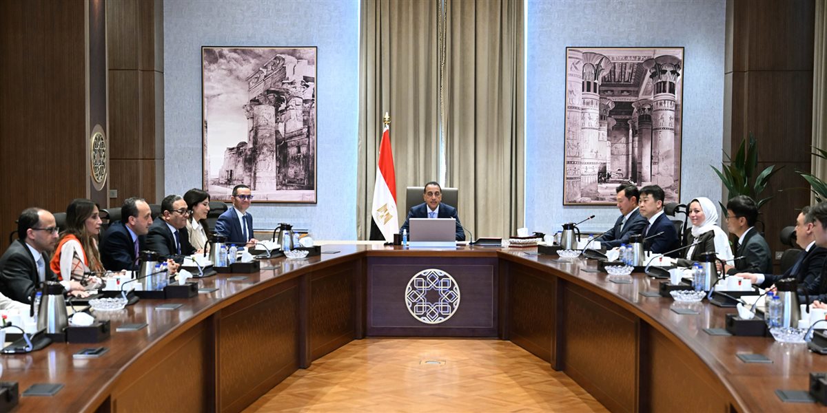 لقاء مدبولي مع وفد شركة سامسونج