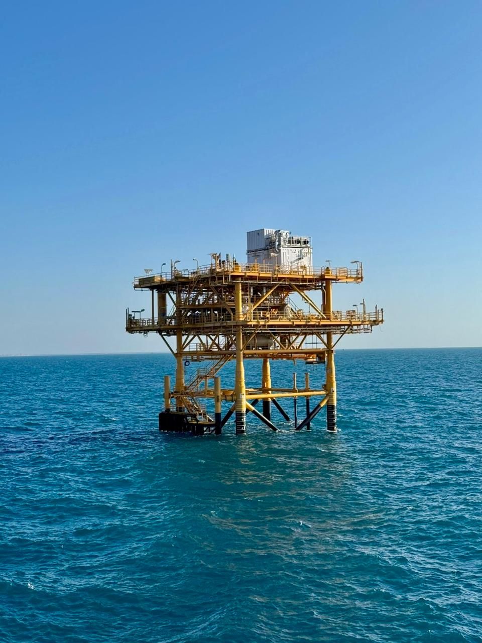 تركيب المنصة البحرية WEB OFFSHORE بمشروع تنمية حقل غاز غرب البرلس البحري