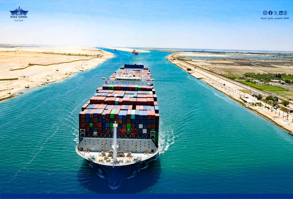 عودة سفن الحاويات العملاقة إلى قناة السويس