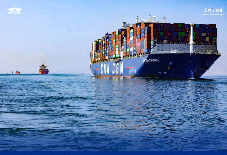 عودة سفن الحاويات العملاقة إلى قناة السويس