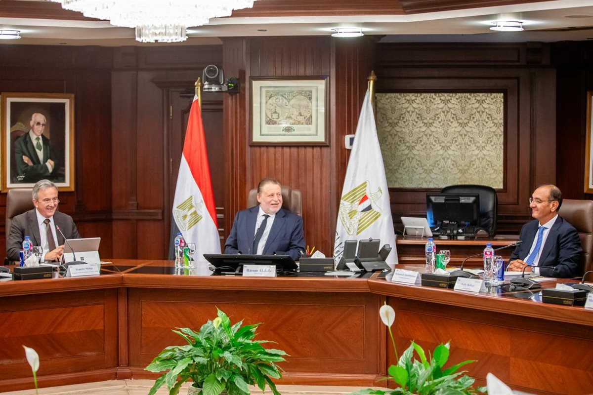 محافظ المركزي المصري يبحث التعاون مع وفد البنك الأوروبي