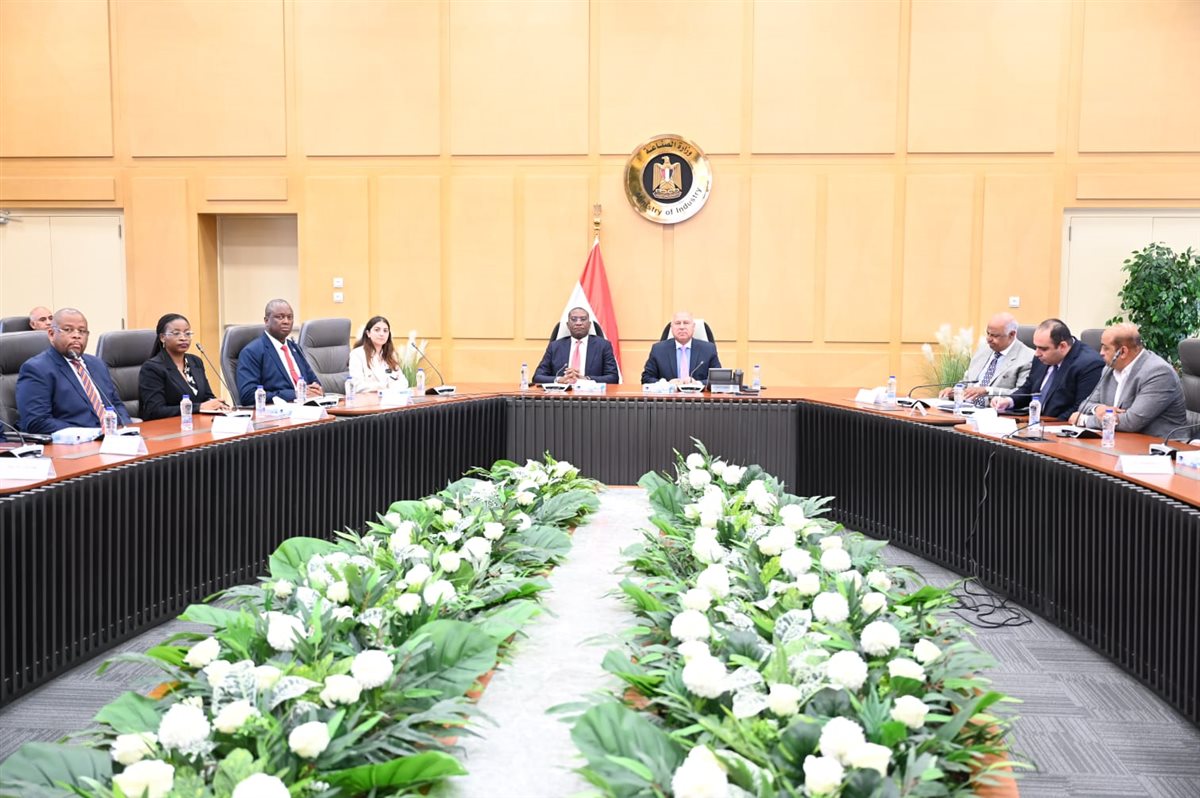 وزير الصناعة والنقل