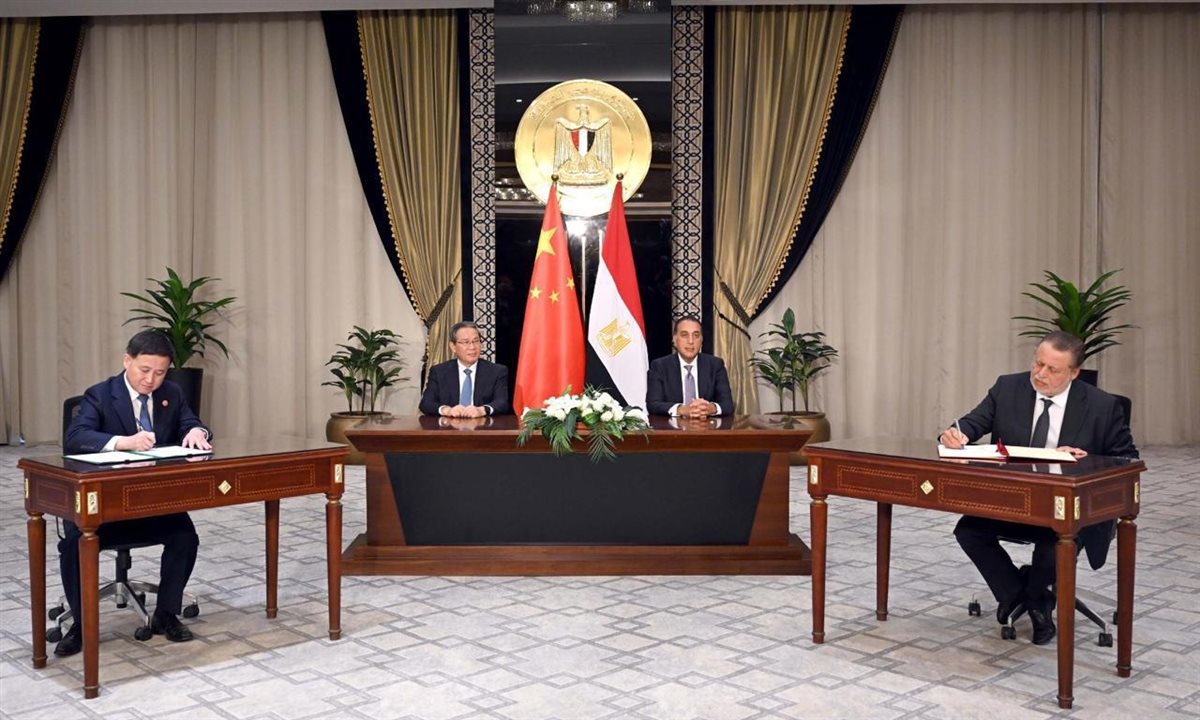 محافظ البنك المركزي المصري يوقع مذكرة تفاهم مع نظيره الصيني