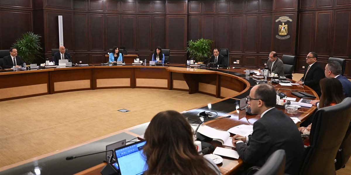 الحكومة تتابع ملفات العمل لجهاز تنمية المشروعات