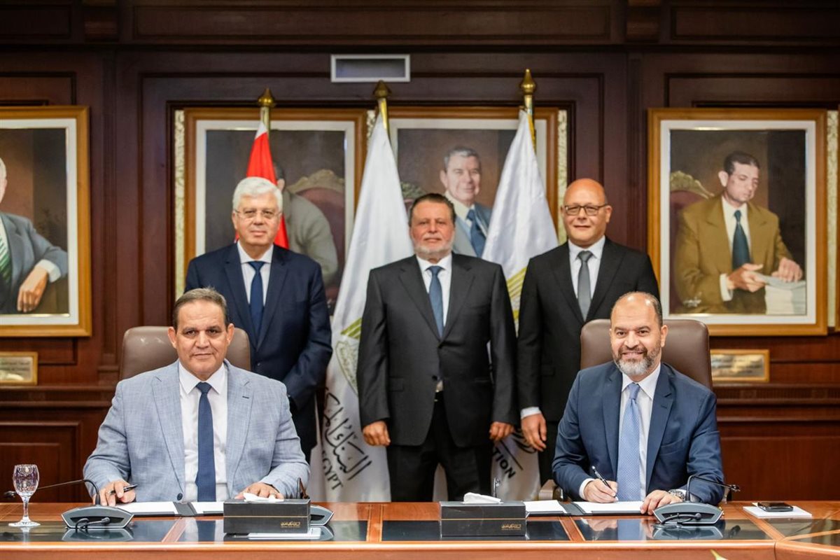 توقيع اتفاقيتين بين المعهد المصرفي وجامعتي القاهرة وسوهاج