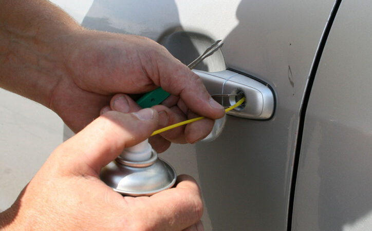 فقدان مفتاح السيارة بداخلها