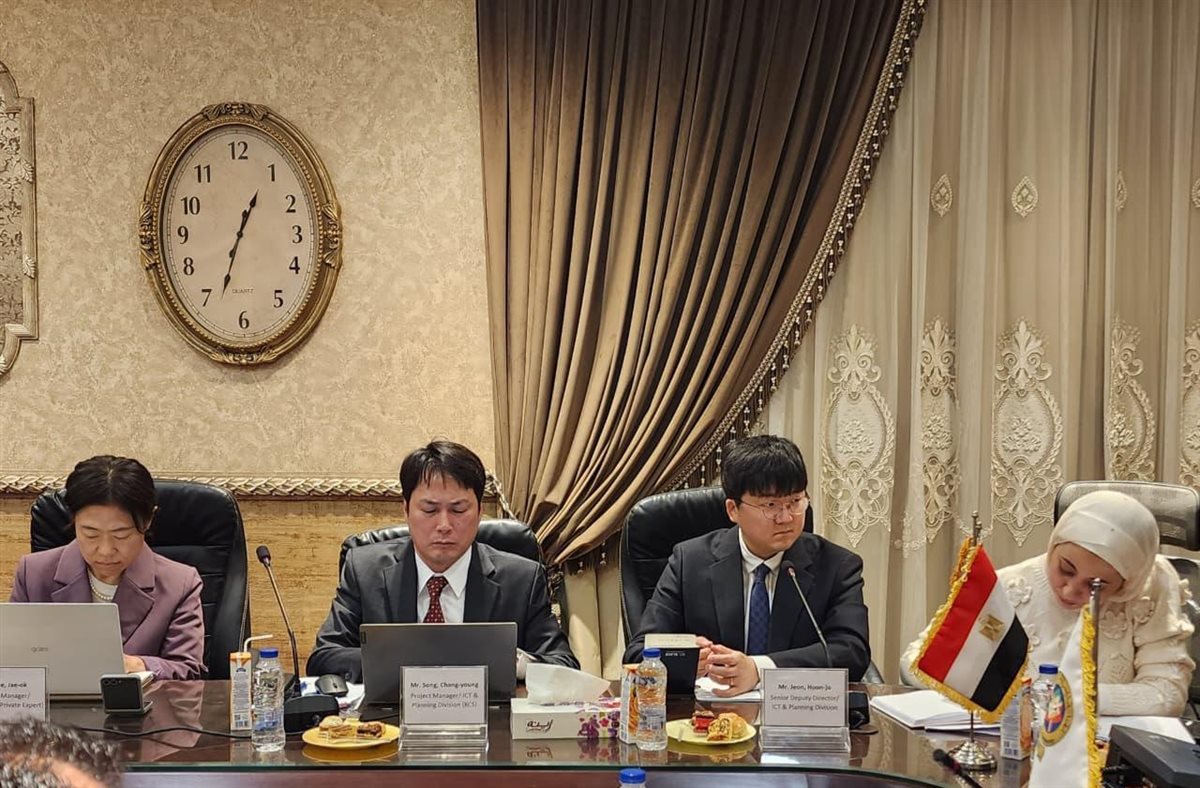 وفدًا رفيع المستوى من الجمارك الكورية