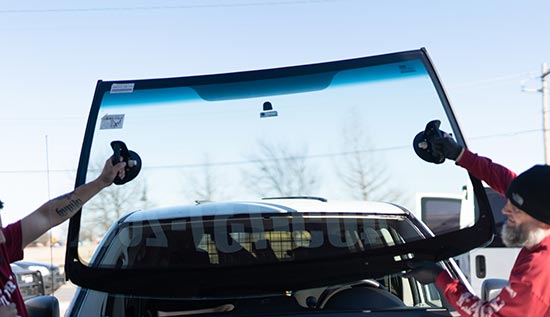 زجاج السيارة 