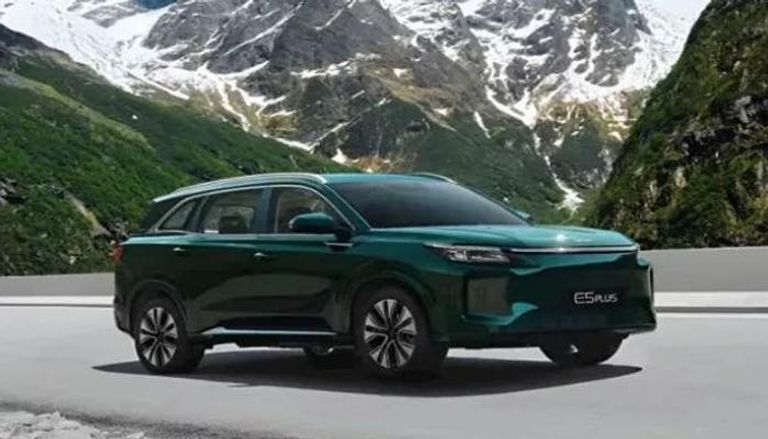 &nbsp;سيارة DFSK E5