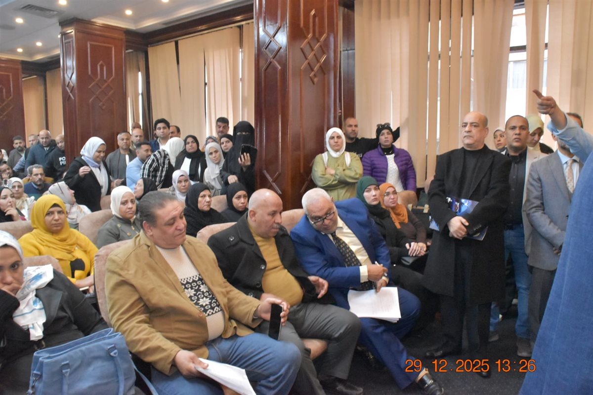 عدد من البقالين التموينيين بالمحافظة