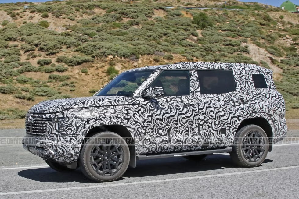 ميتسوبيشي باجيرو لقطات تشويقية