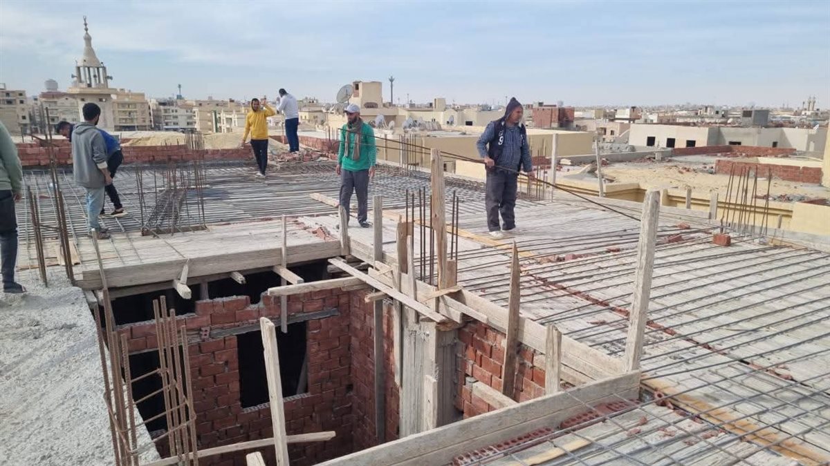 ازالة مخالفات البناء بمدينة الشروق