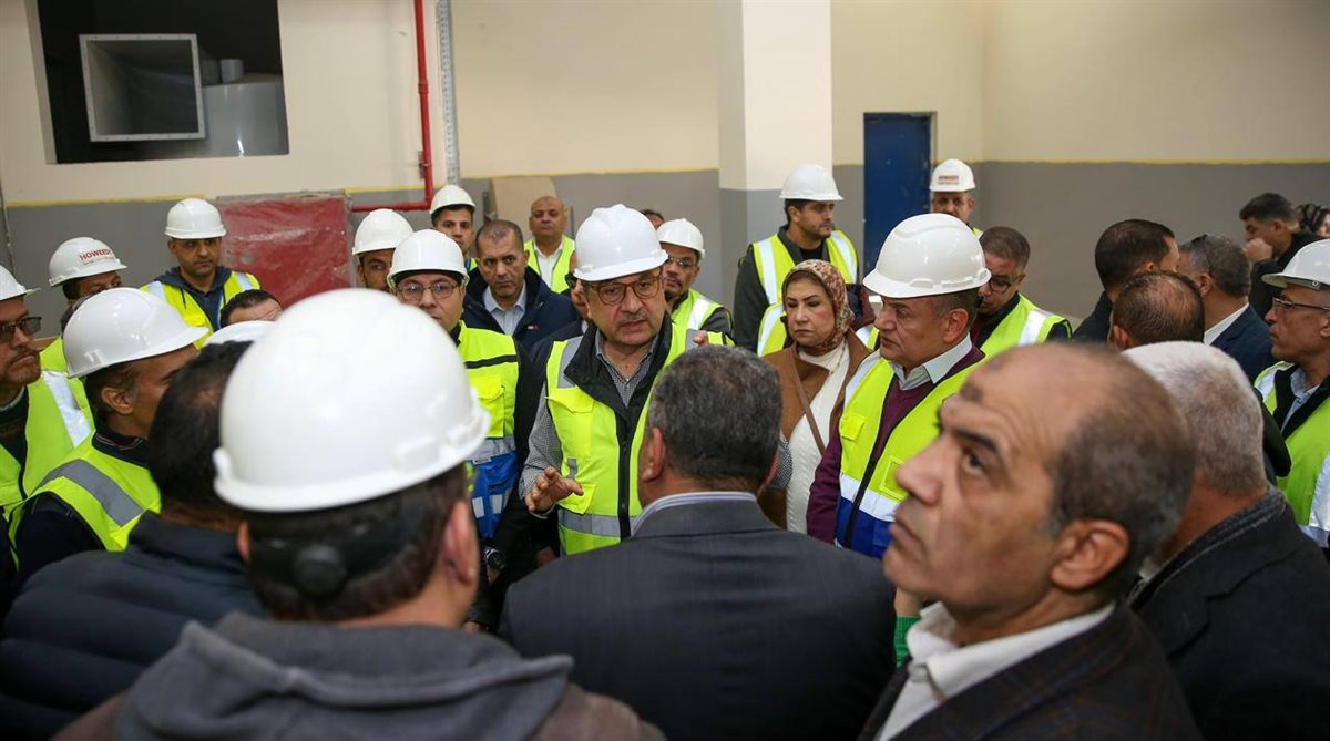 المهندس محمد شيمي مع العاملين