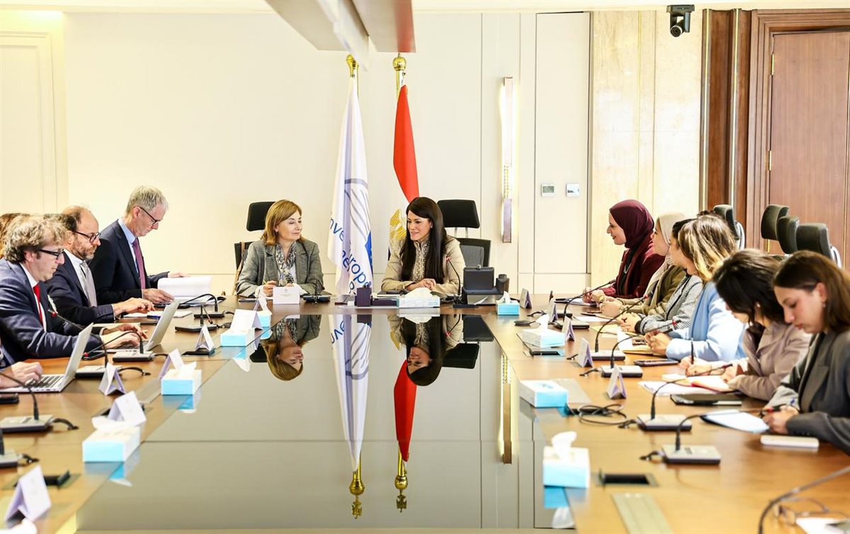 اجتماع المشاط مع نائب رئيس بنك الاستثمار الأوروبي