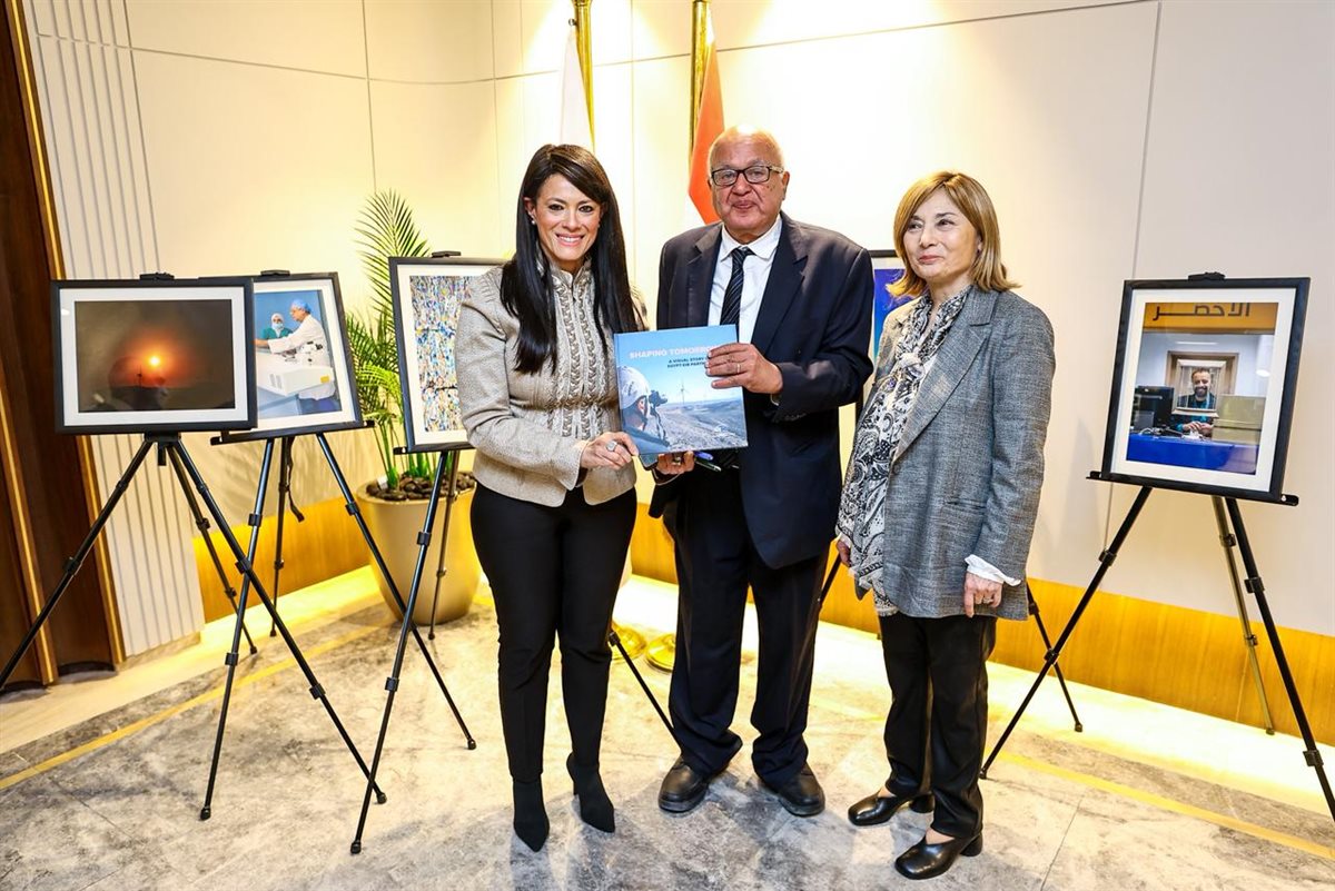 وزيرة التخطيط ونائب رئيس بنك الاستثمار الأوروبي