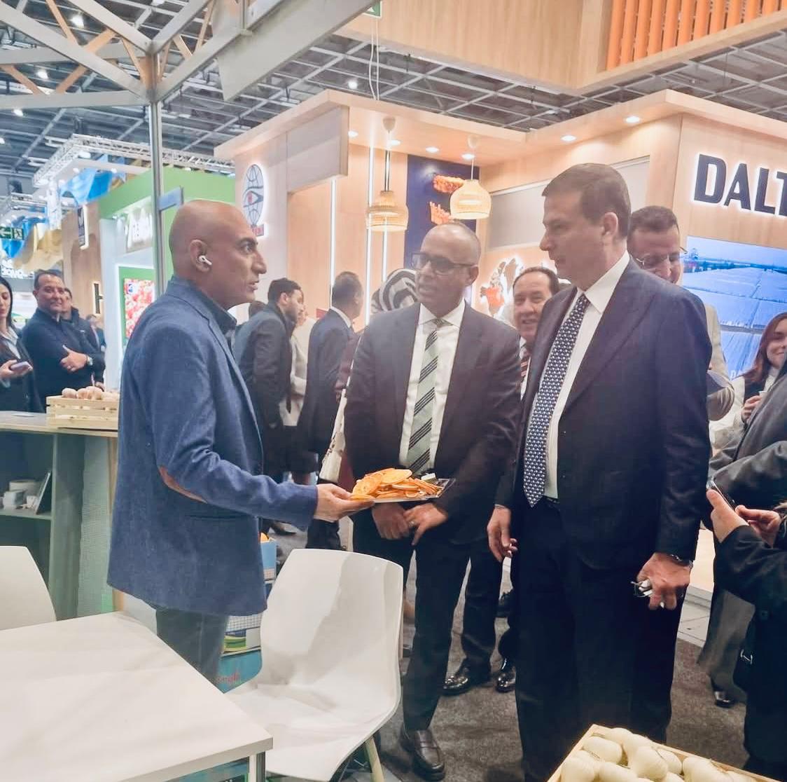 &nbsp;علاء فاروق، وزير الزراعة واستصلاح الأراضي بالمعرض