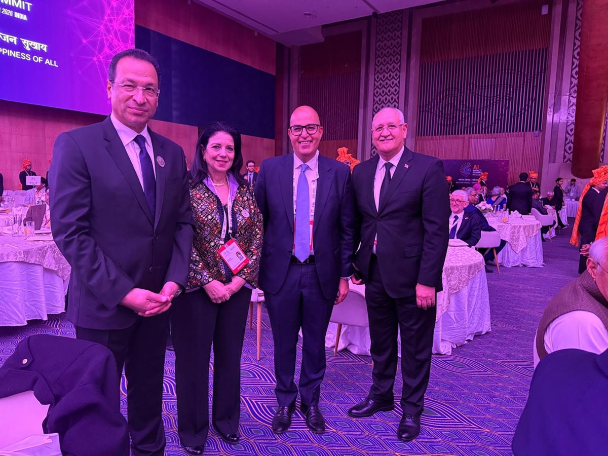 وزير الاتصالات