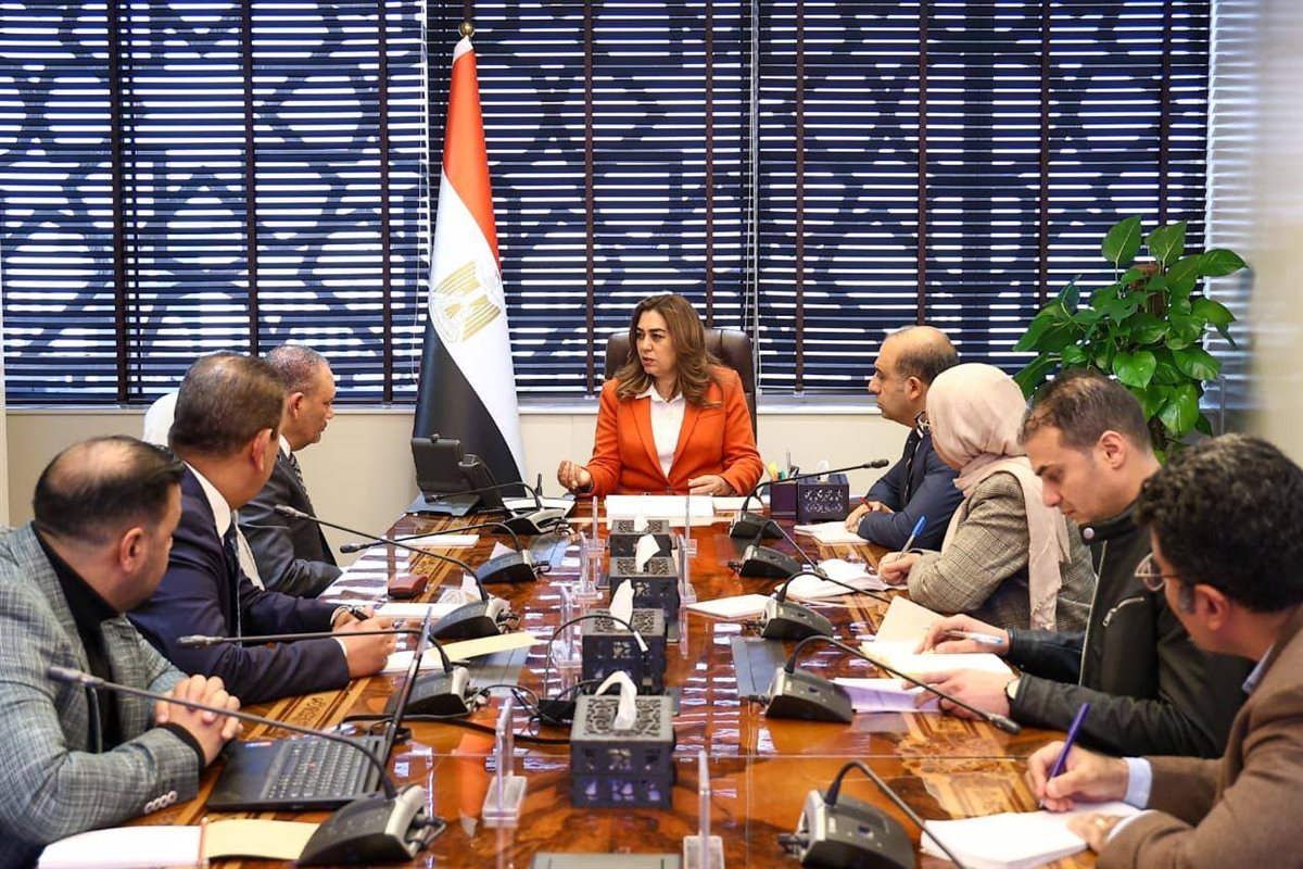وزيرة البيئة في لقاء شركة المانع القابضة