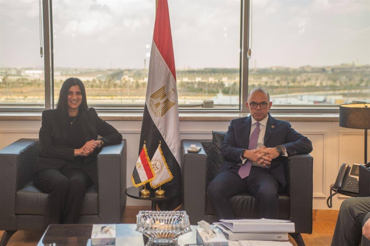 اجتماع وزير الاستثمار مع مسؤولي صندوق مصر السيادي