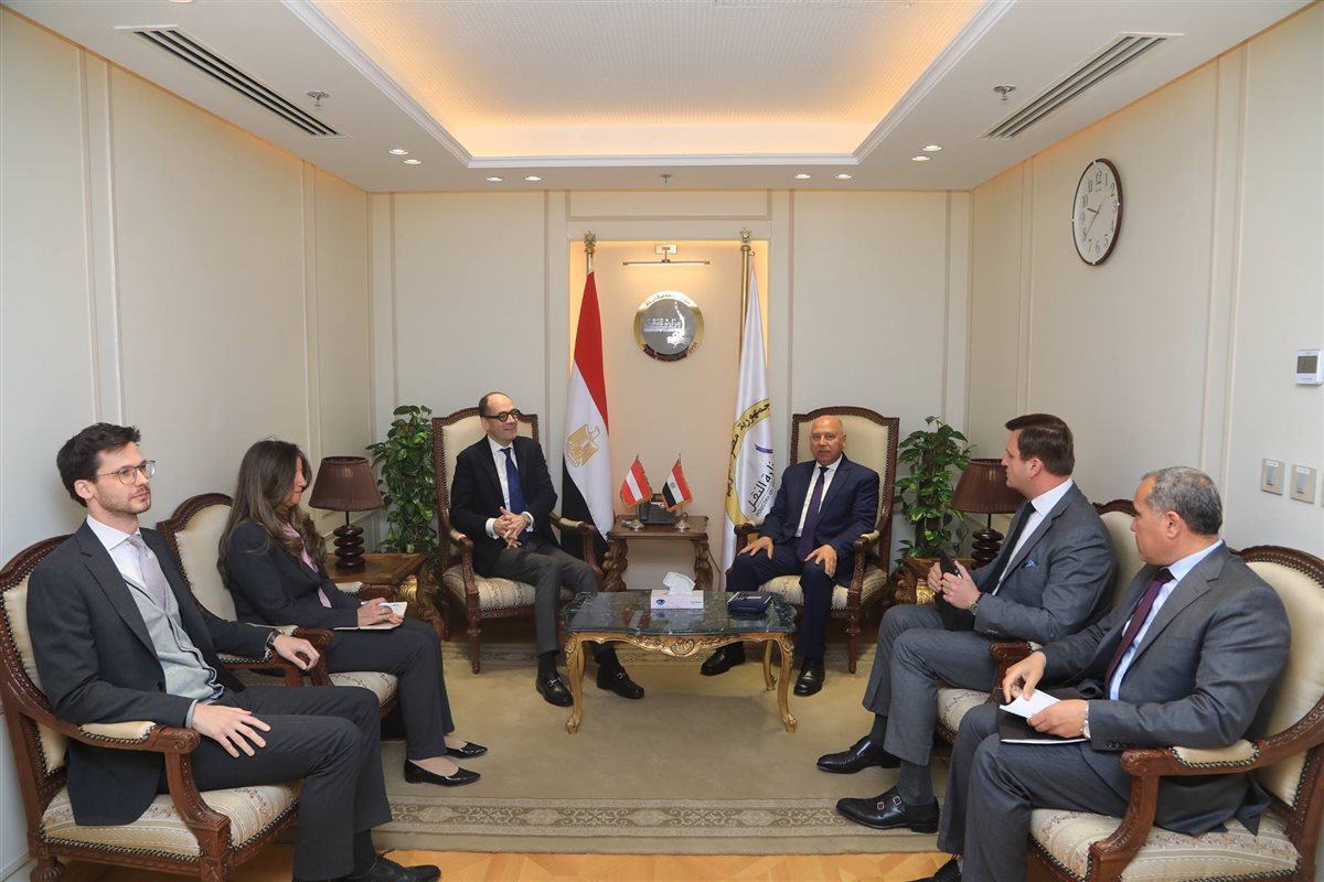 اجتماع وزير النقل مع شركة بلاسر النمساوية