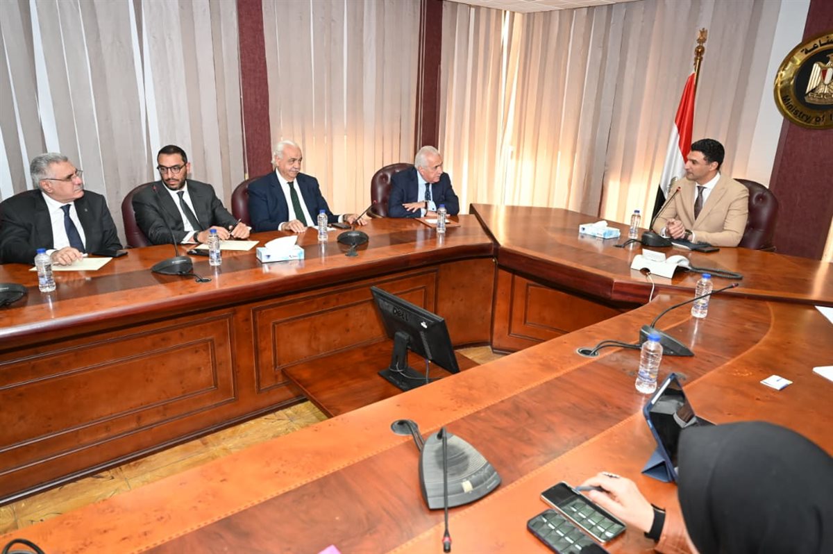 وزير الصناعة مع وفد التجارة الأمريكية&nbsp;