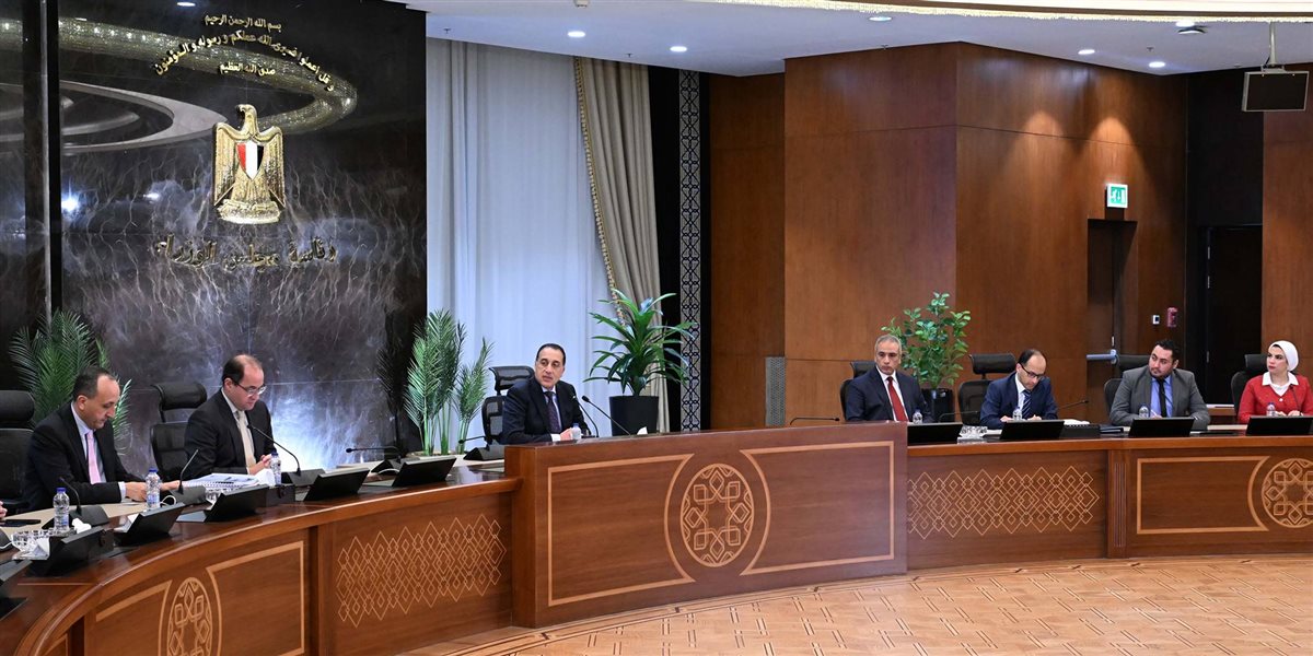 الدكتور مصطفى مدبولي، رئيس مجلس الوزراء خلال اجتماع لجنة الازمات