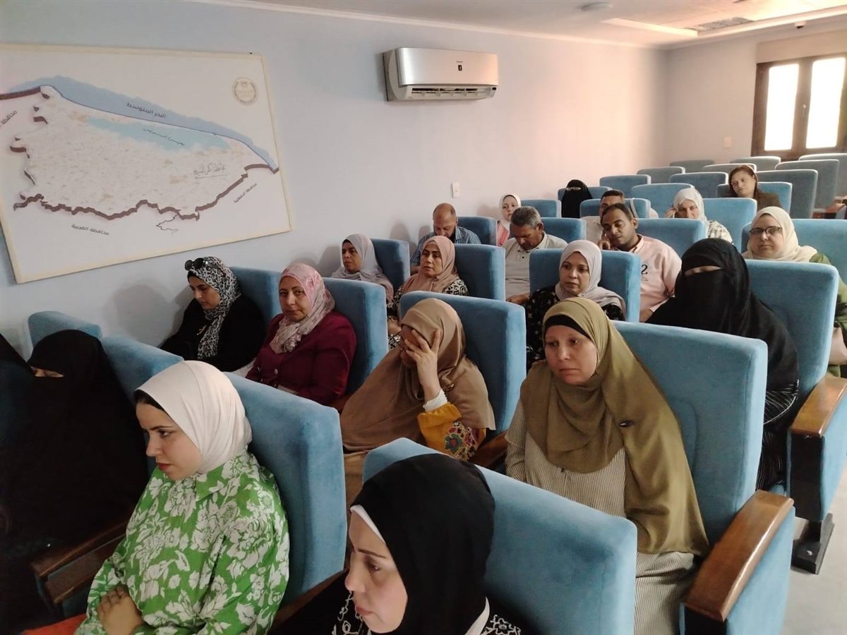 المشاركين في ندوة الضرائب بغرفة كفر الشيخ التجارية