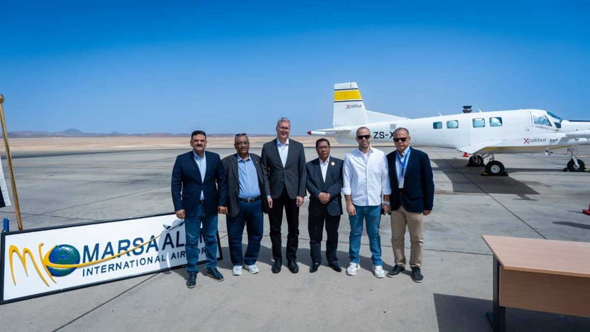 الوزير في مطار مرسى علم