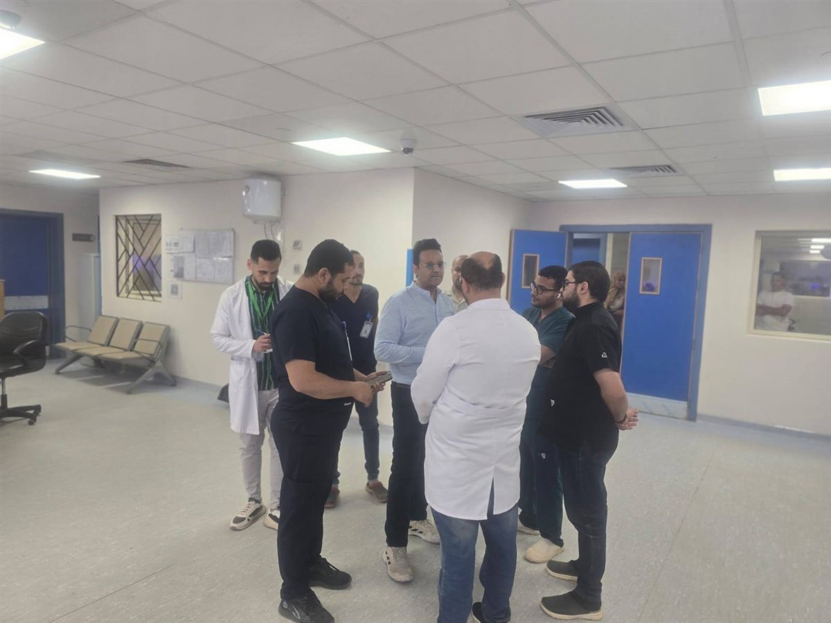 الدكتور عمرو دويدار، وكيل وزارة الصحة بسوهاج، جولة تفقدية موسعة بمستشفى ساقلتة