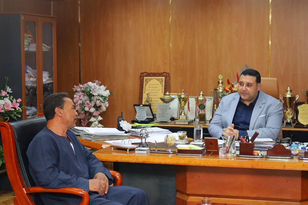 أهالي عزبة الحصة يكرمون رئيس مياه البحيرة