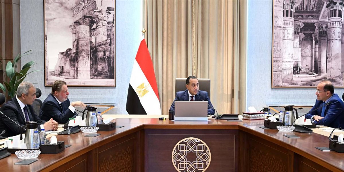 الحكومة والبنك المركزي ينسقان لتعزيز الاحتياطي النقدي ودعم الإنتاج