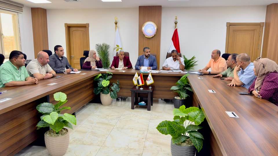 رئيس جهاز العبور الجديدة يعقد اجتماعاً
