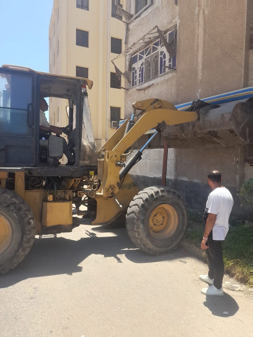 إزالة الإشغالات والحواجز المخالفة