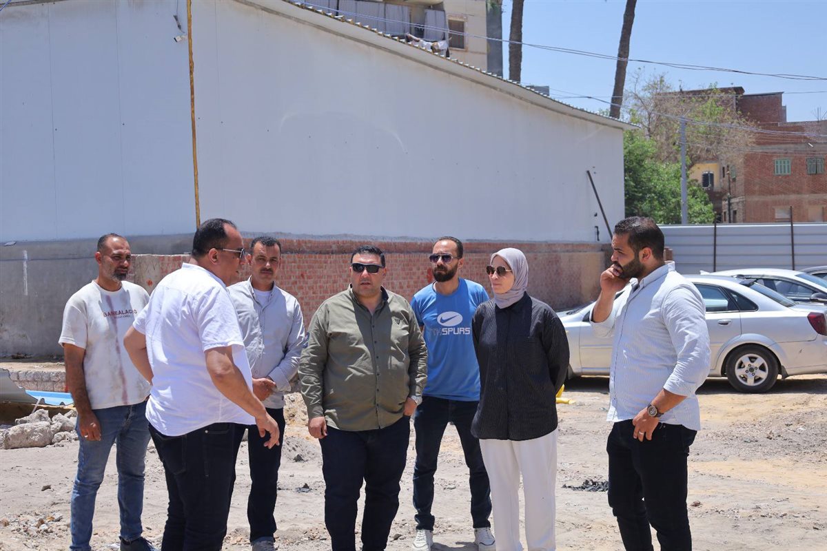 المهندس أحمد عبد المنعم التراس رئيس شركة مياه الشرب والصرف الصحي بالبحيرة، &nbsp;خلال جولة تفقدية موسعة بمدينة رشيد