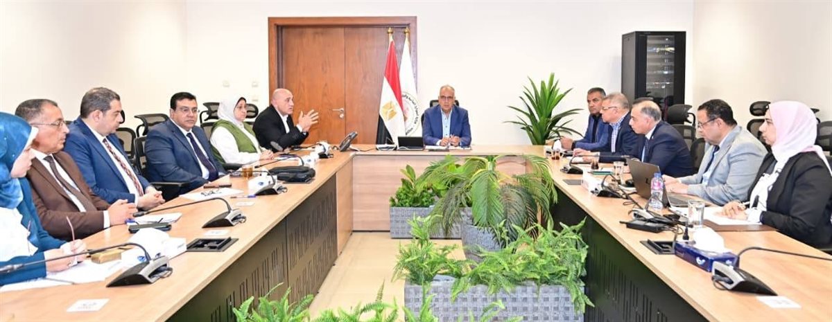 اجتماع وزير الري