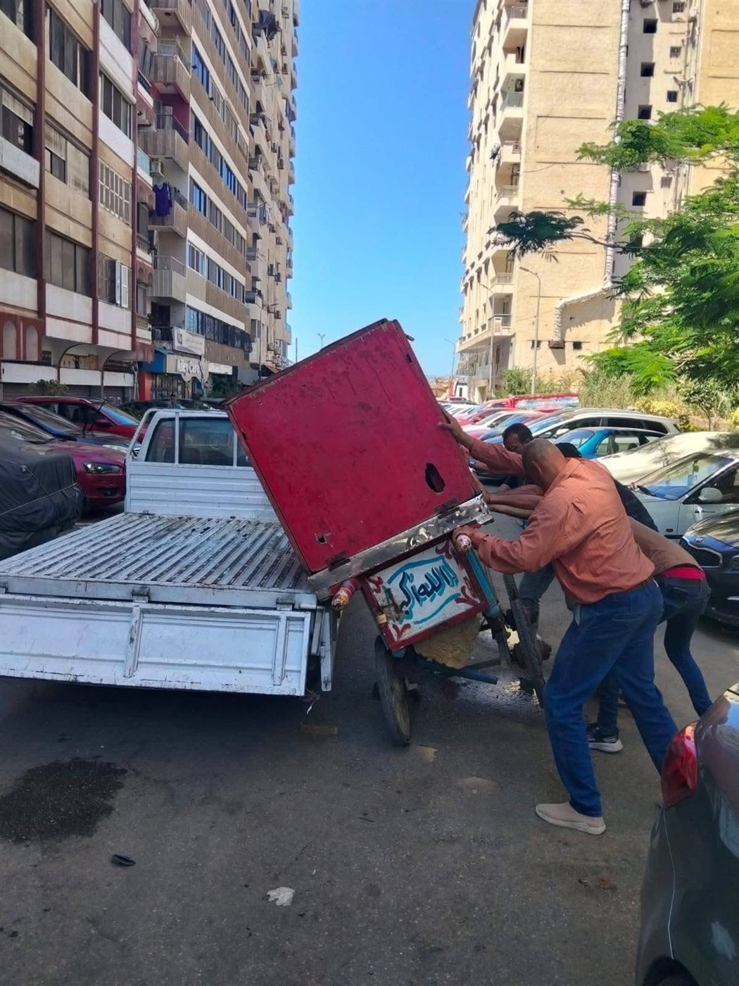 تنفيذ حملات موسعة شملت أعمال النظافة والتشجير ورفع الإشغالات