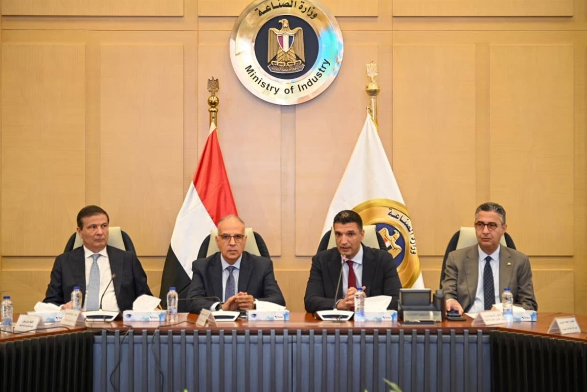 الوزراء خلال الاجتماع