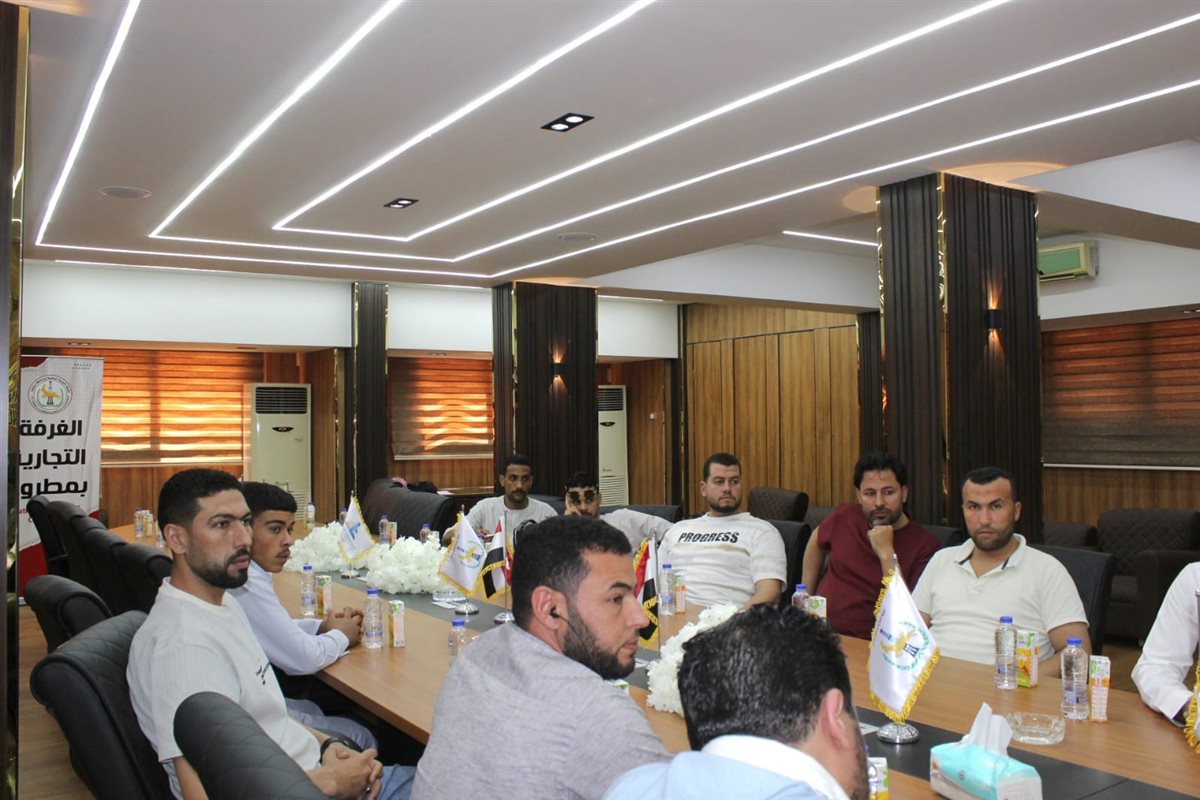 غرفة مطروح تعقد اجتماعًا موسعًا مع أصحاب محلات الأسماك