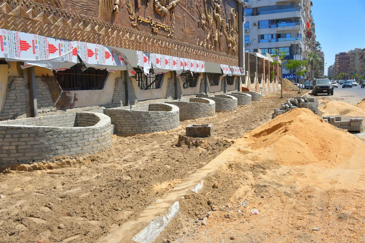 &nbsp;اللمسات النهائية لأعمال المرحلة الثانية من تطوير كورنيش بورسعيد