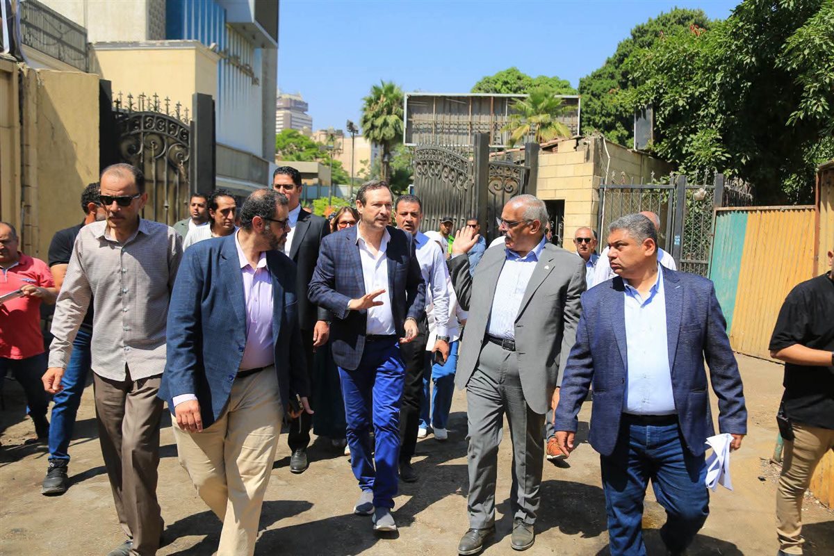 جولة ميدانية موسعة لمتابعة أعمال التطوير الجارية بمحيط المسارح التاريخية بمنطقة العتبة