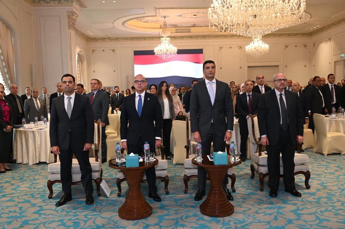 أثناء المؤتمر الصحفي
