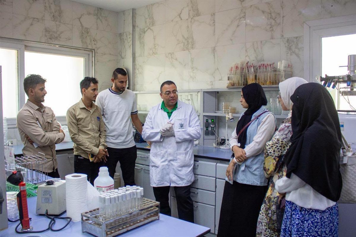 المعامل