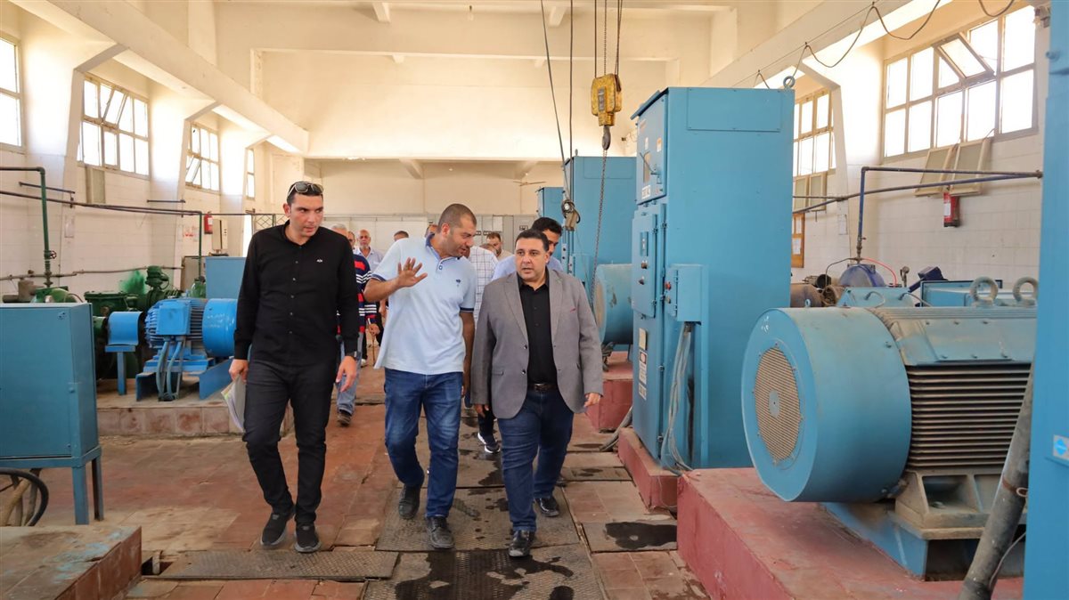 المهندس أحمد عبد المنعم التراس، رئيس مجلس الإدارة والعضو المنتدب لشركة مياه الشرب والصرف الصحي بالبحيرة، جولة تفقدية بمحطة مياه شبراخيت