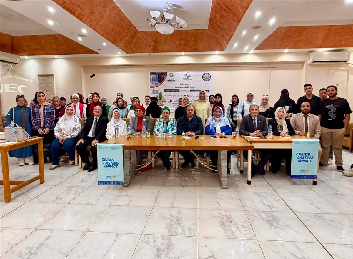 رئيس هيئة تنمية الصعيد يتفقد مع محافظ الفيوم مجمع ديسيا للتنمية الريفية