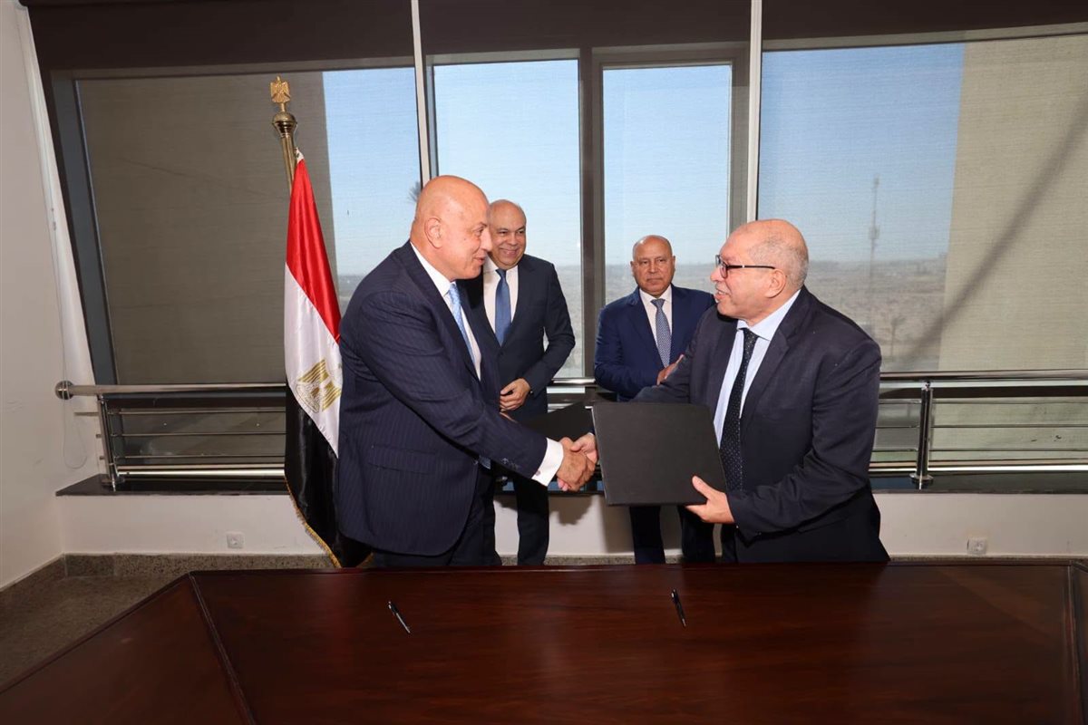 وزيرا النقل والطيران المدني