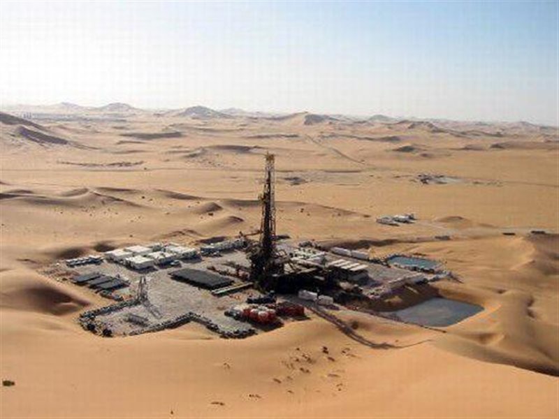 بئر بترول - أرشيفية