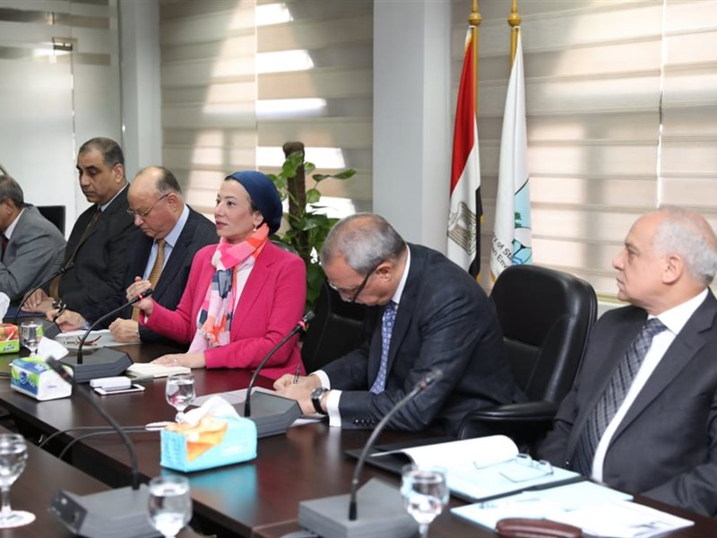 وزيرة البيئة