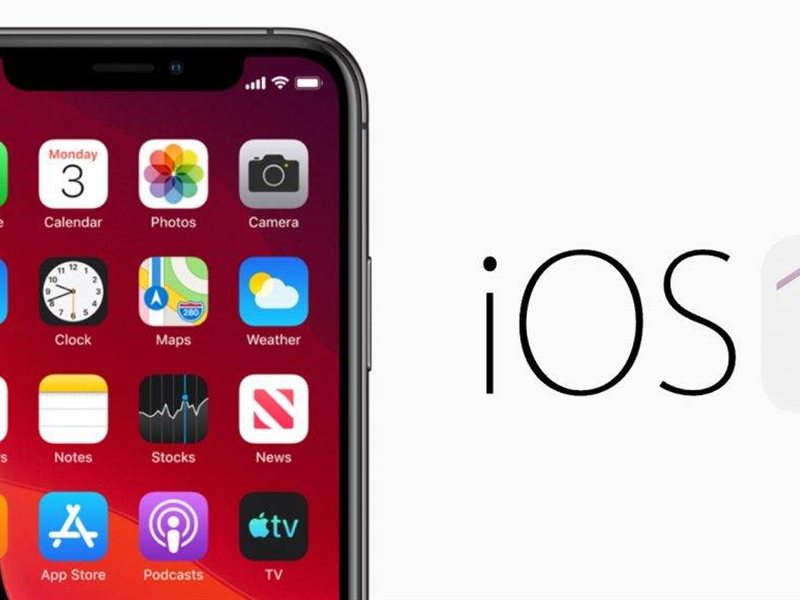 iPhone بنظام iOS