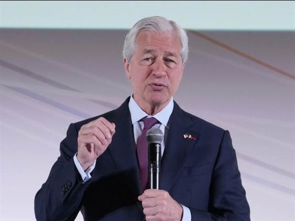 رئيس بنك جي بي مورجان يلتقي محافظ البنك المركزي الصيني